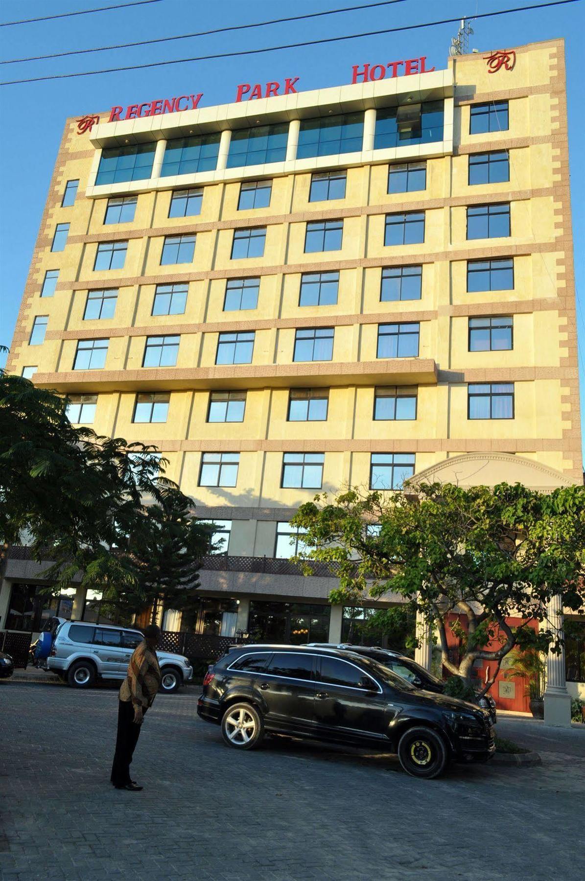 Regency Park Hotel Dar-es-Salaam Eksteriør bilde