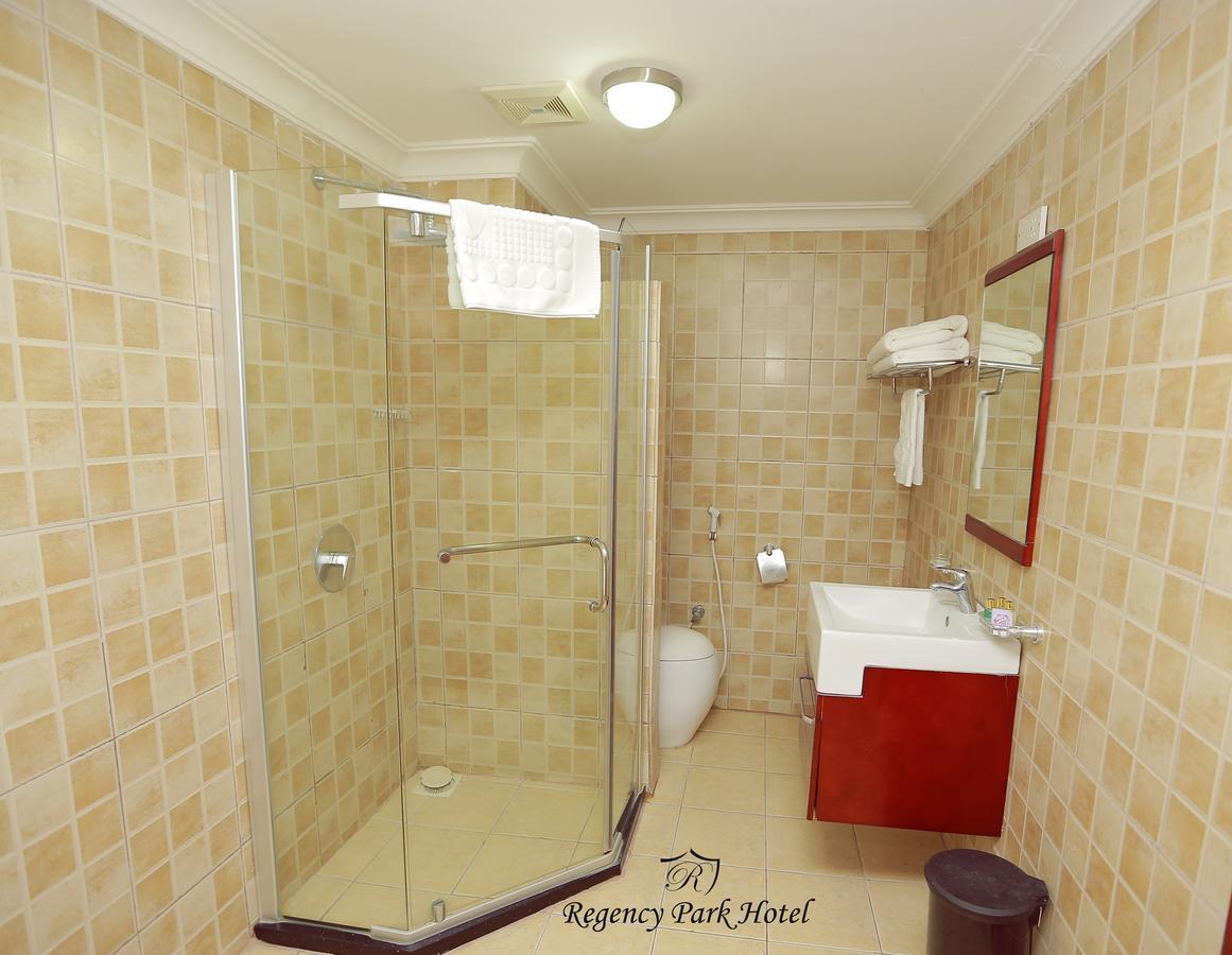 Regency Park Hotel Dar-es-Salaam Eksteriør bilde